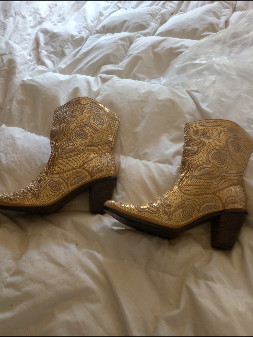 Women’s Helens Heart Gold 10 Embellished Western Ankle Boots